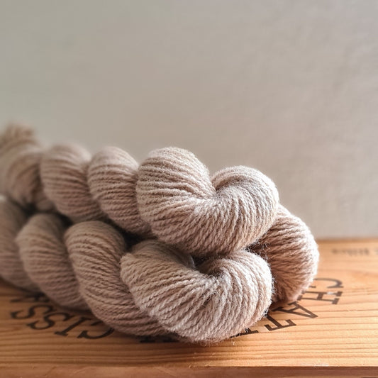 BEIGE - Varma 2-ply yarn - Mini