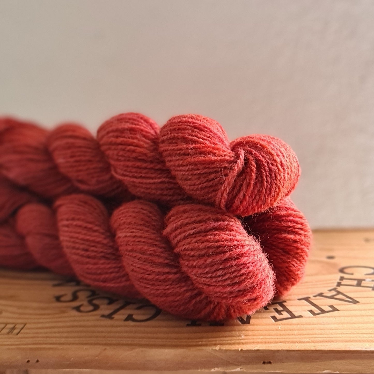 RED ASTILBE - Varma 2-ply yarn