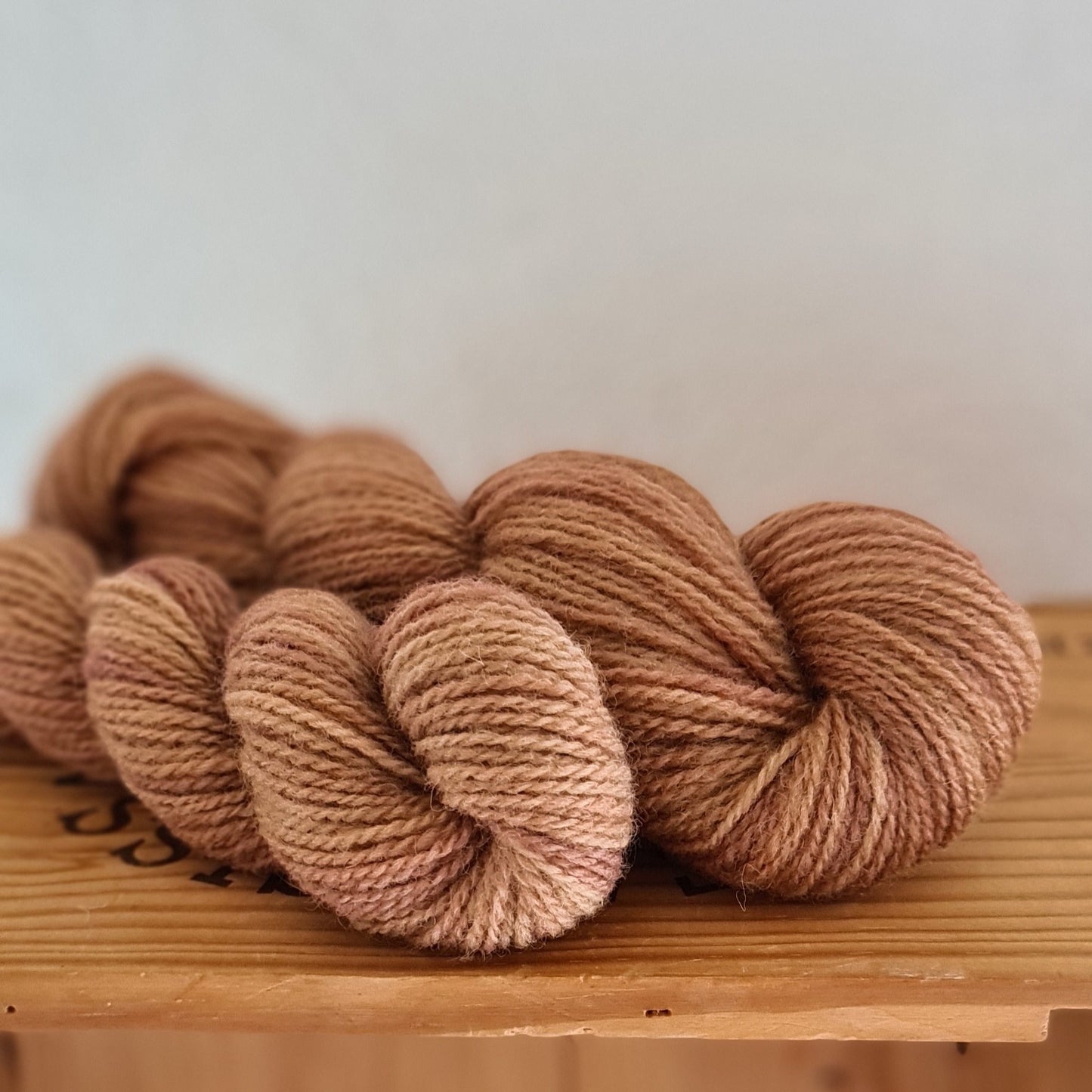 AUTUMN BIRCH - Varma 2-ply yarn